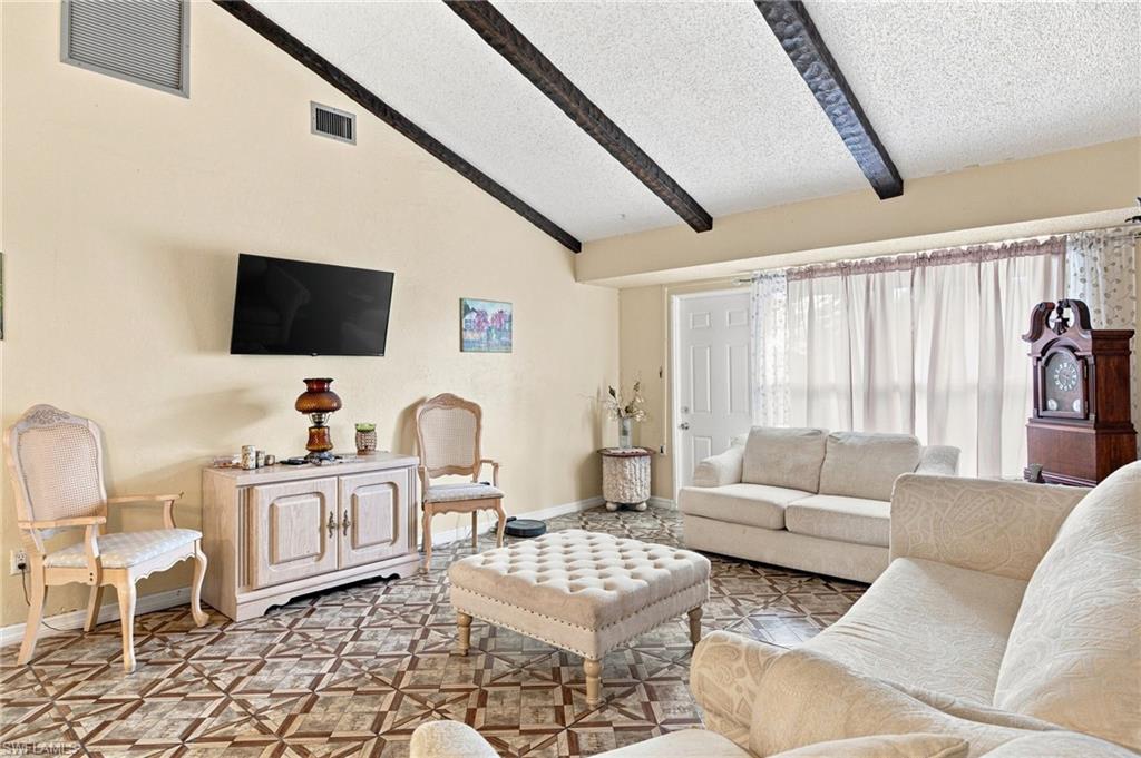 1631 Country Club PKWY
