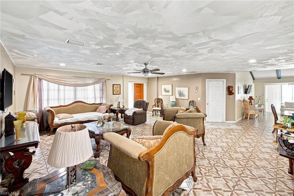 1631 Country Club PKWY photo 8
