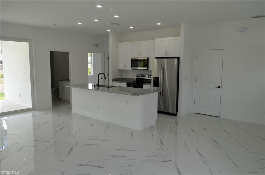 2611 Carol PL
