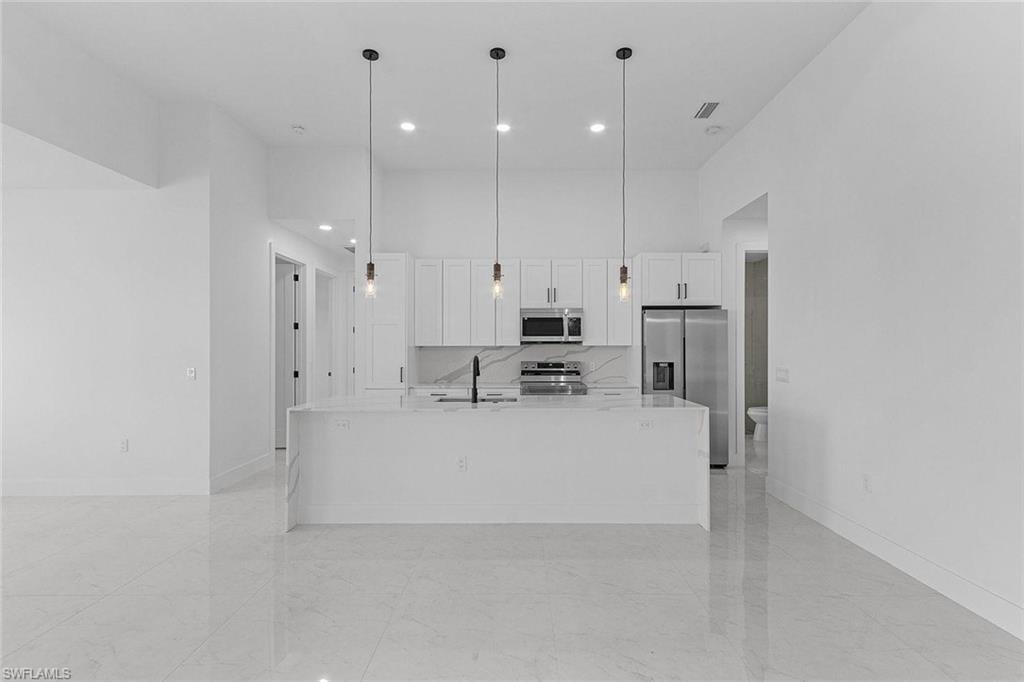 121 Gleason PKWY photo 6