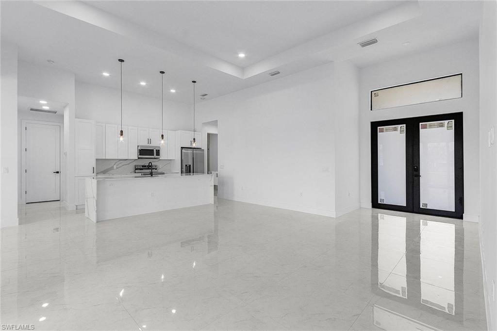 121 Gleason PKWY photo 7