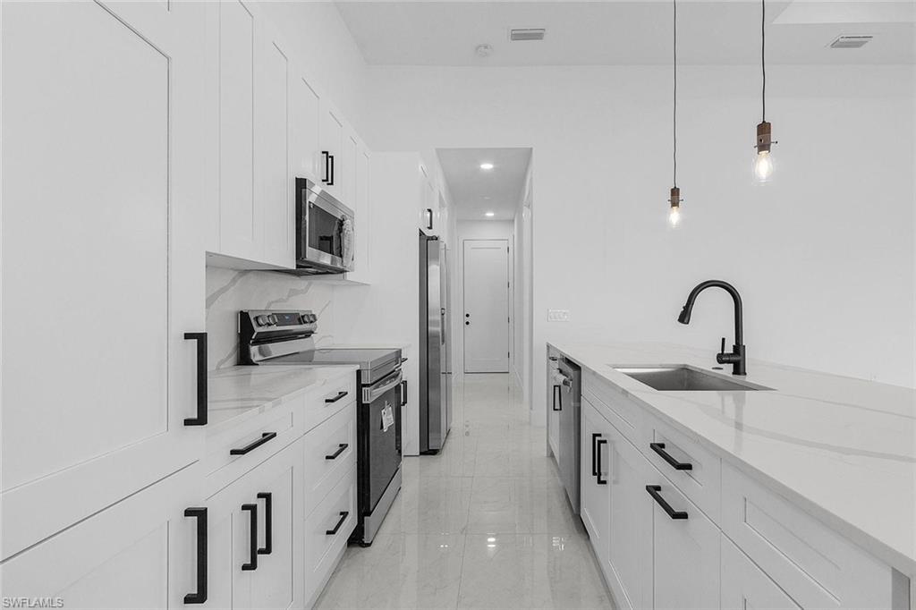 121 Gleason PKWY photo 8