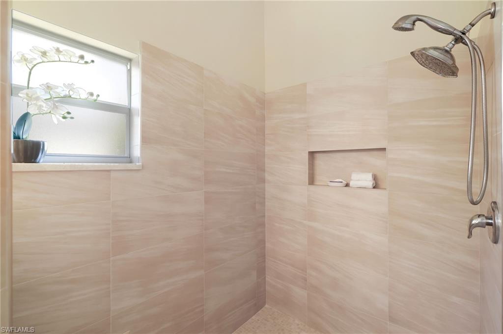8009 San Vista CIR photo 22