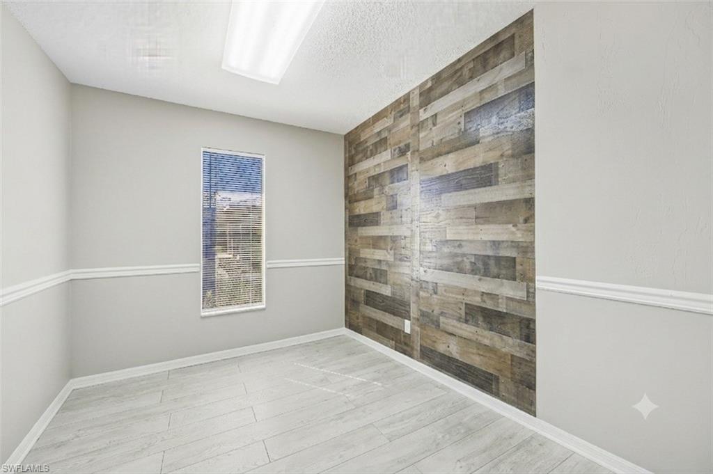 2080 Collier AVE photo 22