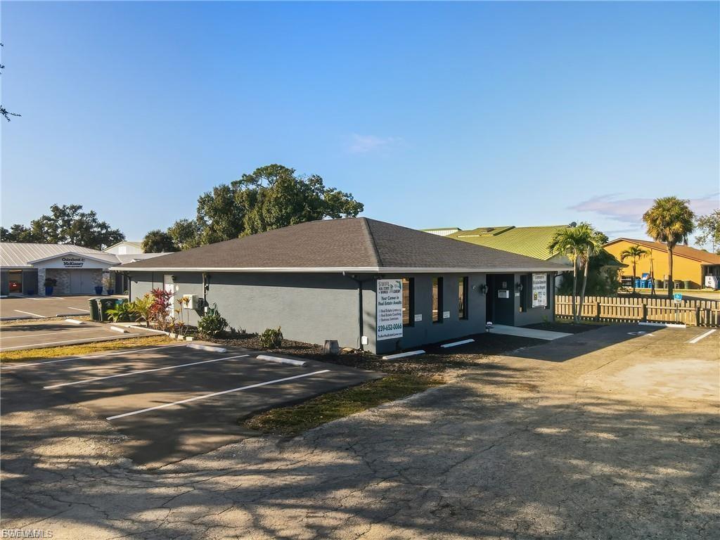 2080 Collier AVE photo 7