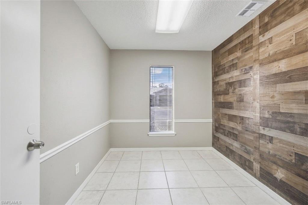 2080 Collier AVE photo 24