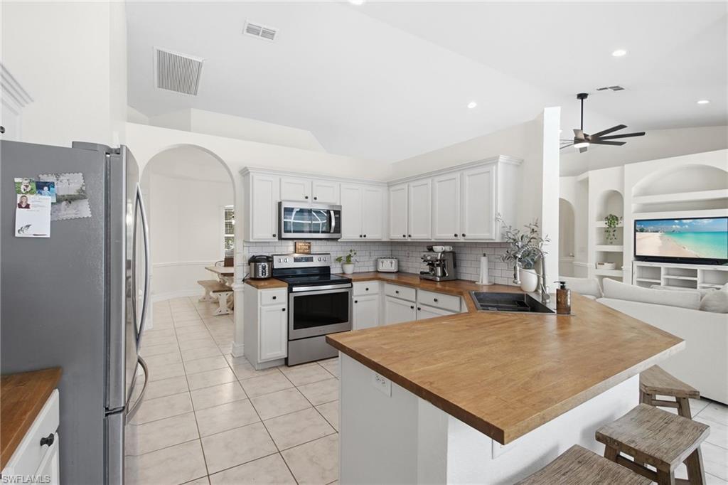 5791 Golden Gate PKWY photo 12