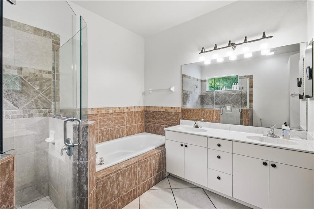 5791 Golden Gate PKWY photo 26