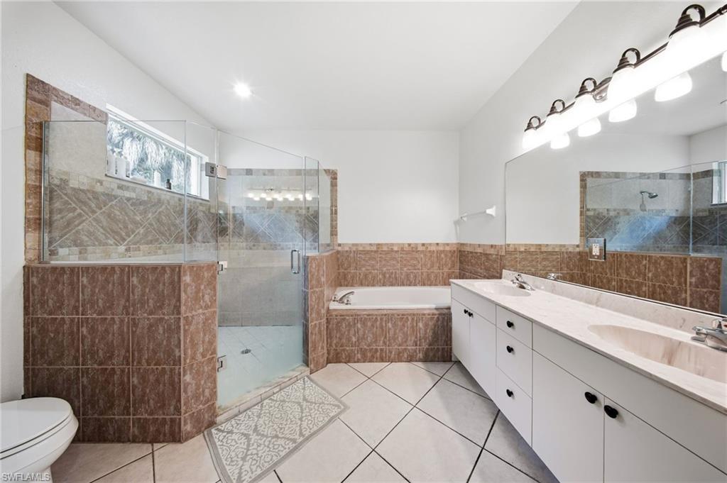 5791 Golden Gate PKWY photo 25
