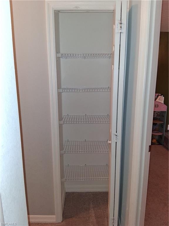 Adjustable wire shelving