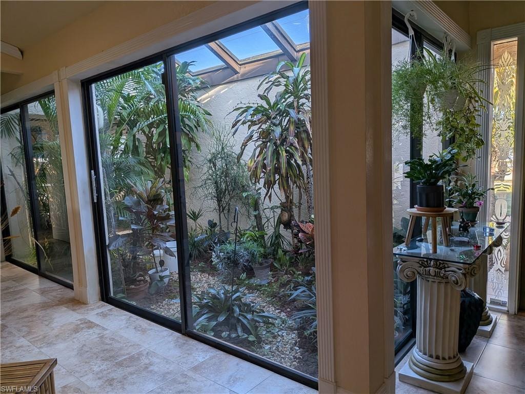 1712 Viscaya PKWY photo 6