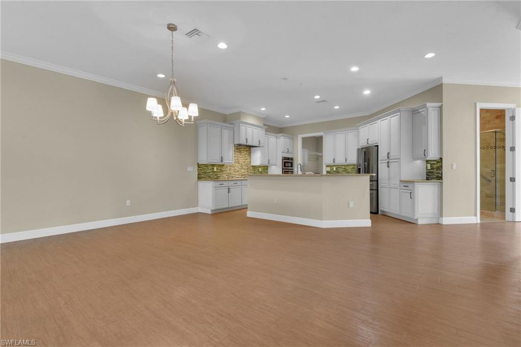 Dining Area & Kitchen