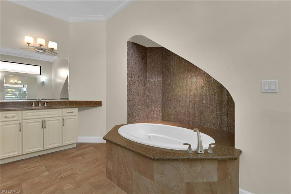 Primary Jetted Tub