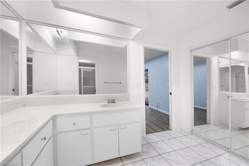 511 Washington AVE photo 13