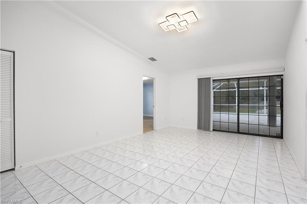 511 Washington AVE photo 17