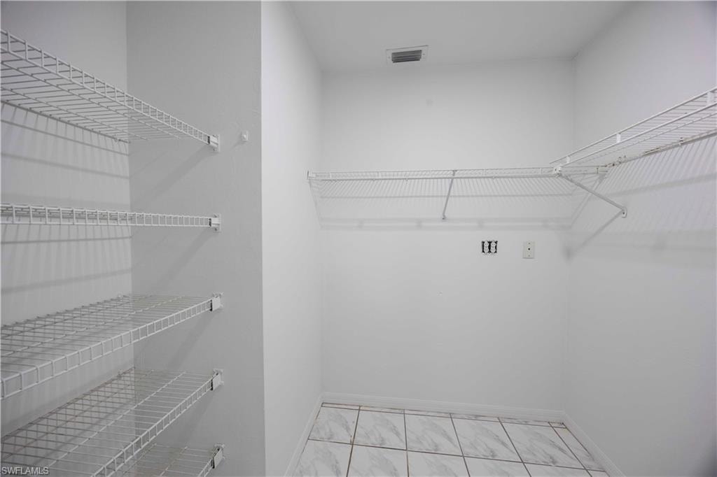 511 Washington AVE photo 16