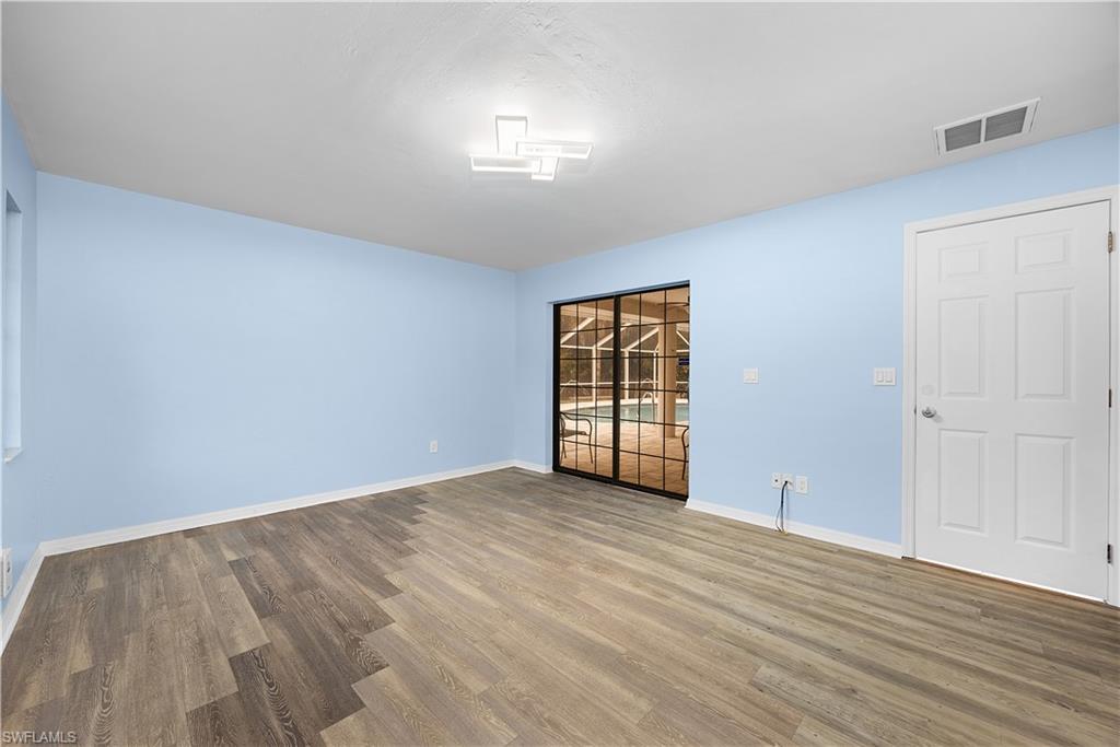 511 Washington AVE photo 11