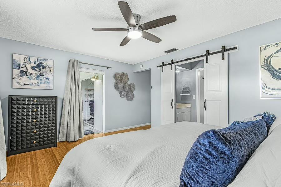 Wood-finish flooring with a ceiling fan