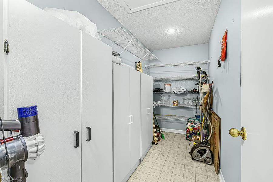 600 Valley Stream DR F8 photo 19