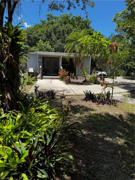 Private 1-bedroom cottage in Old Bonita on Oak Creek.