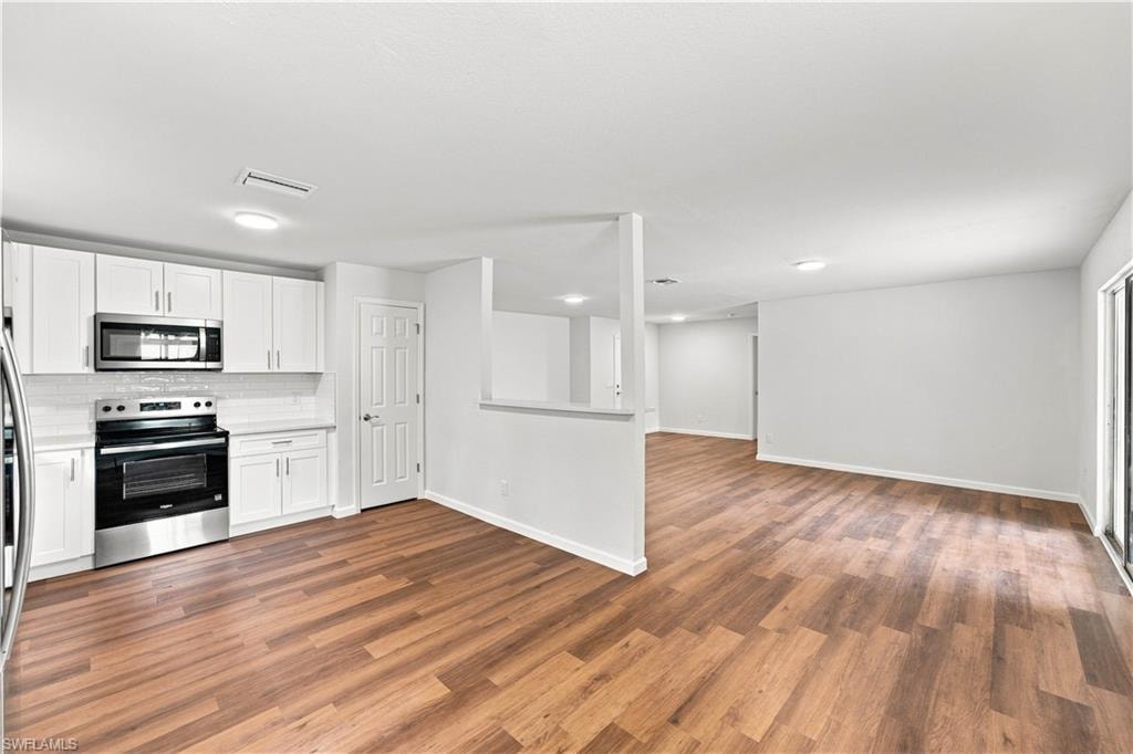 820 Abbott AVE photo 23