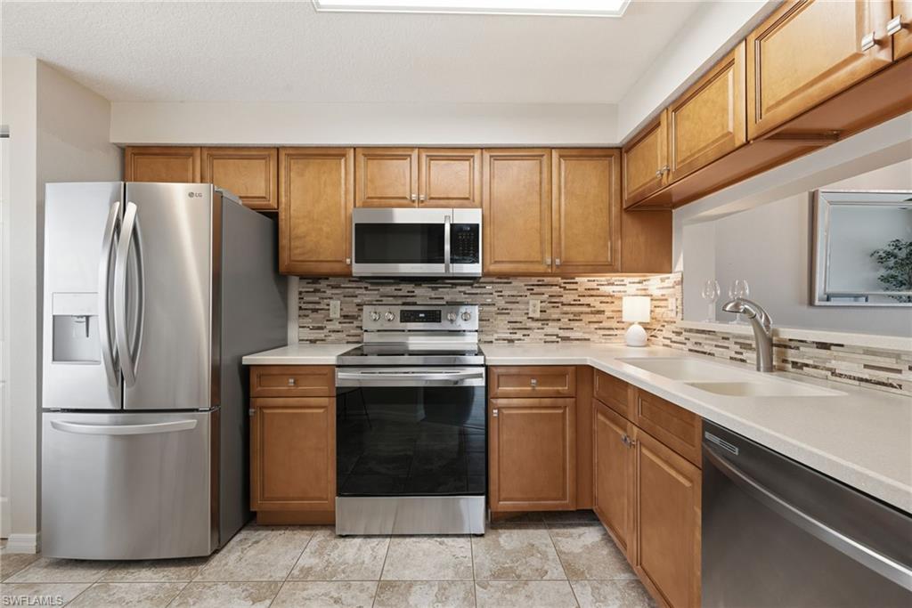 6670 Huntington Lakes CIR 104