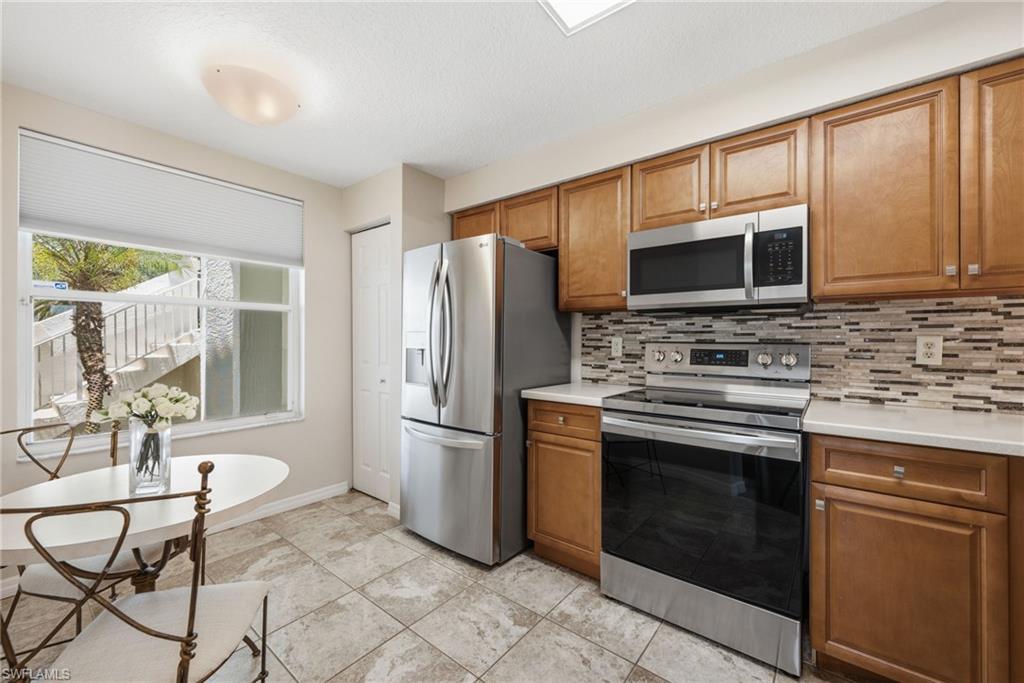6670 Huntington Lakes CIR 104