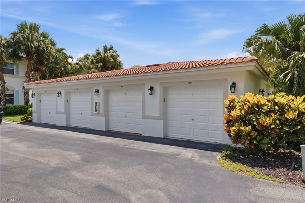 Detached Garage