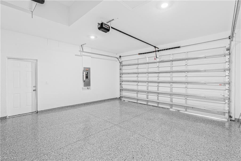 1113 Henry AVE photo 32
