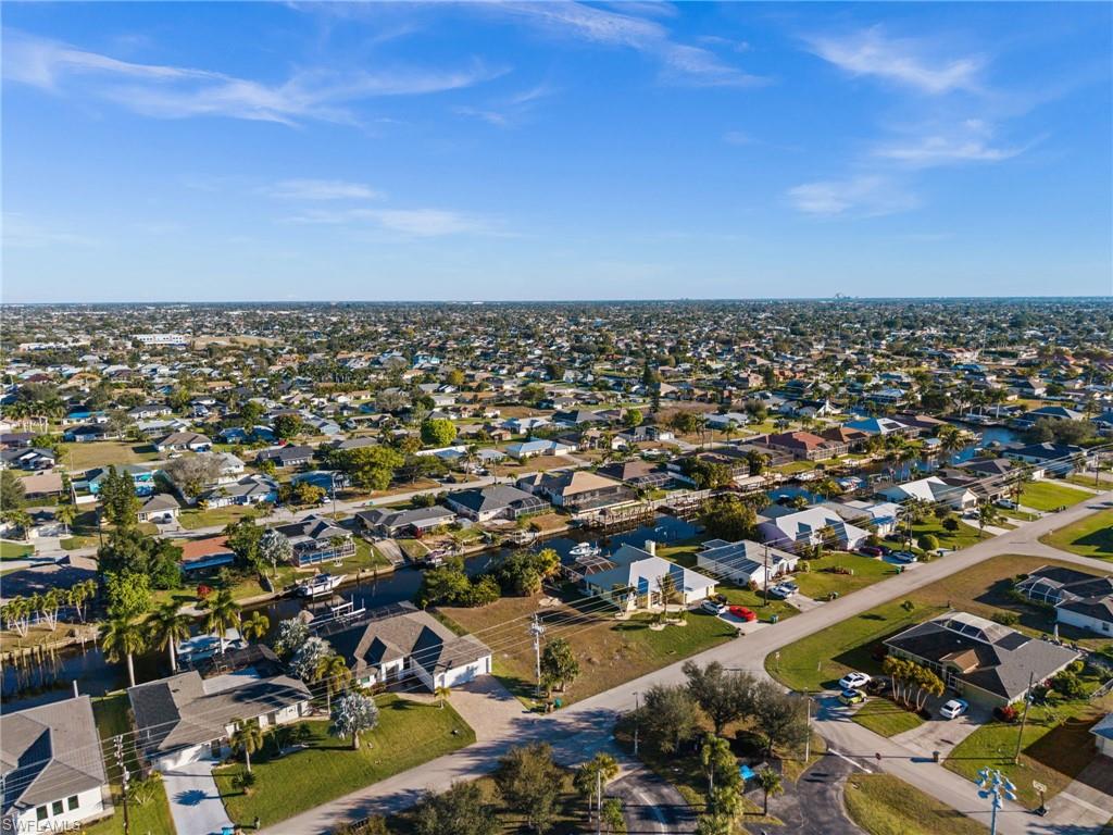 Saltwater canal lot with boating access
