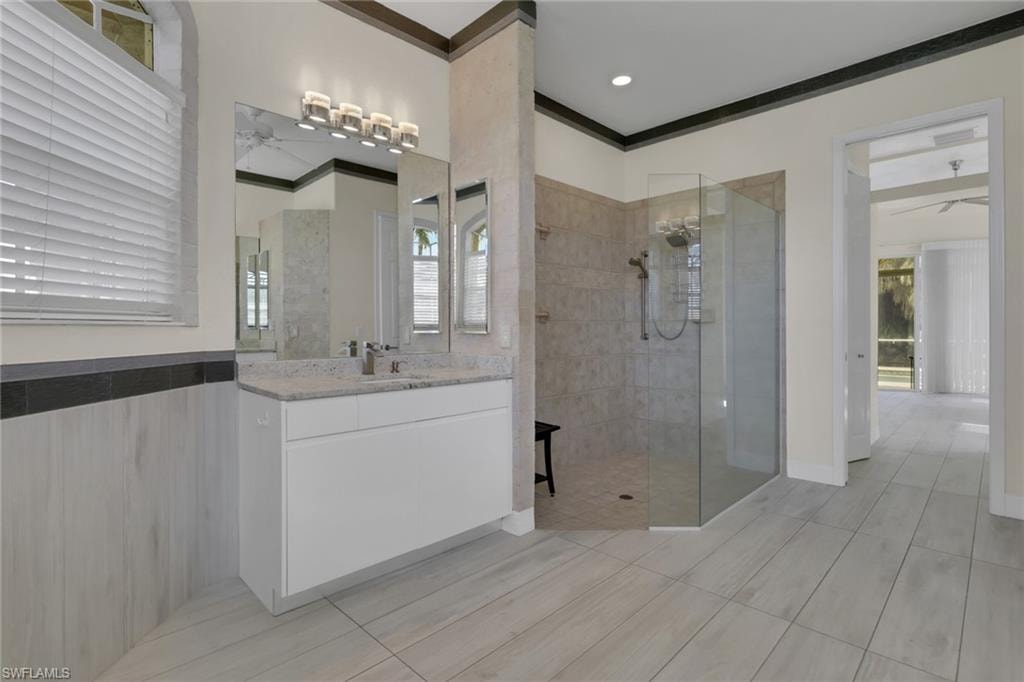 Walk in shower.  Hallway has 2 walk in closets