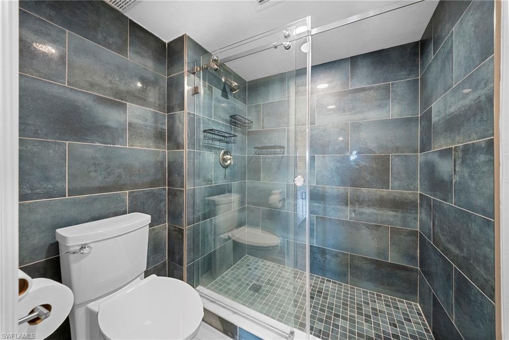 16472 timberlakes DR 101 photo 23