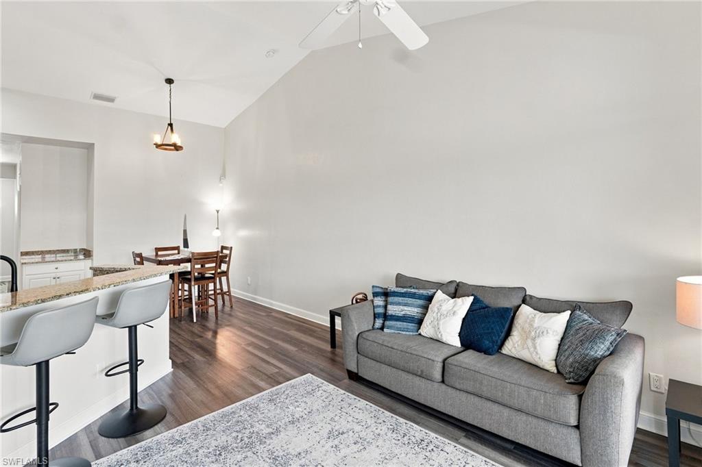 1067 Hartley AVE 704