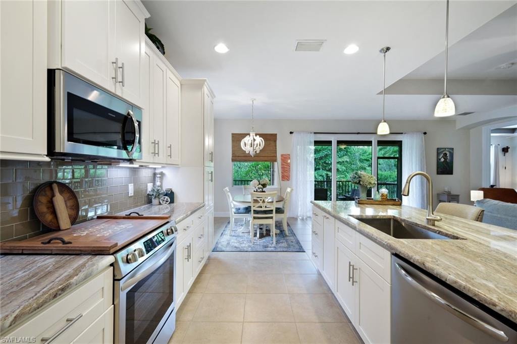 8554 Banyan Bay BLVD