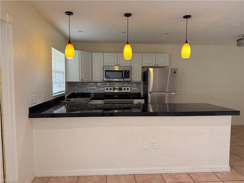4290 Gulfstream DR 12