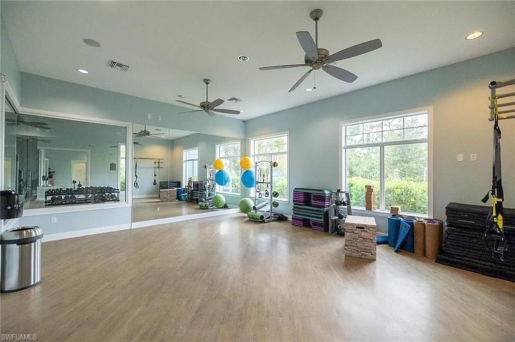 3192 Estancia LN photo 24