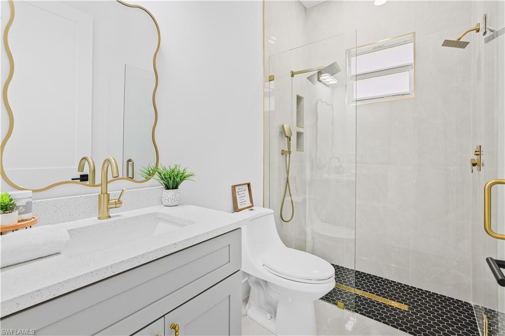 942 Kanuga ST E photo 22