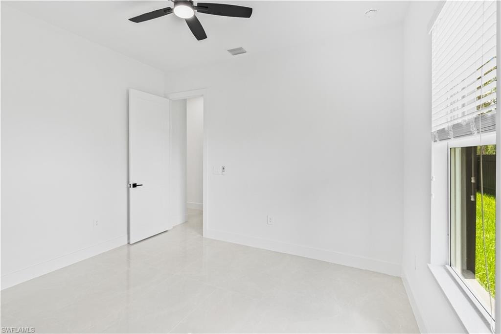 942 Kanuga ST E photo 24