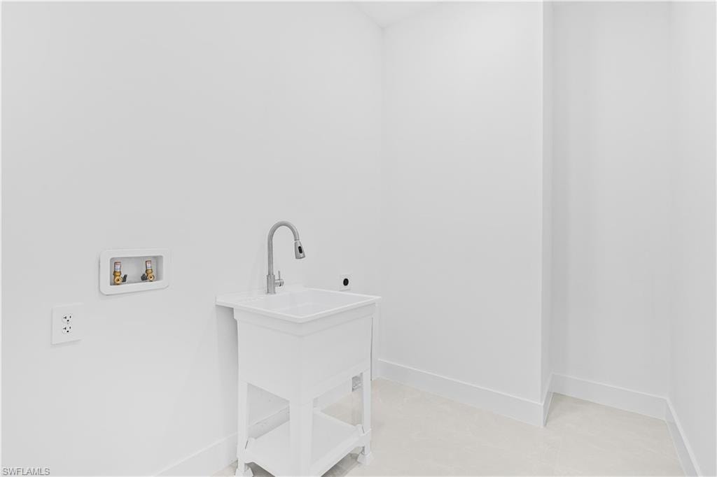 942 Kanuga ST E photo 34