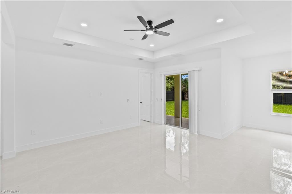 942 Kanuga ST E photo 11