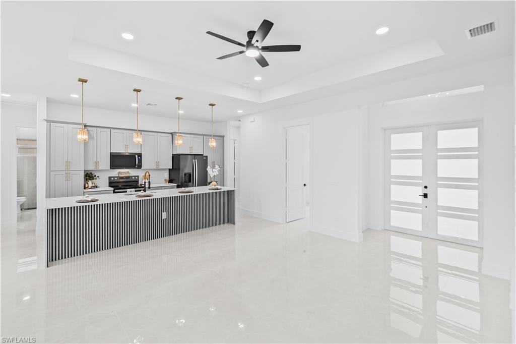 942 Kanuga ST E photo 8