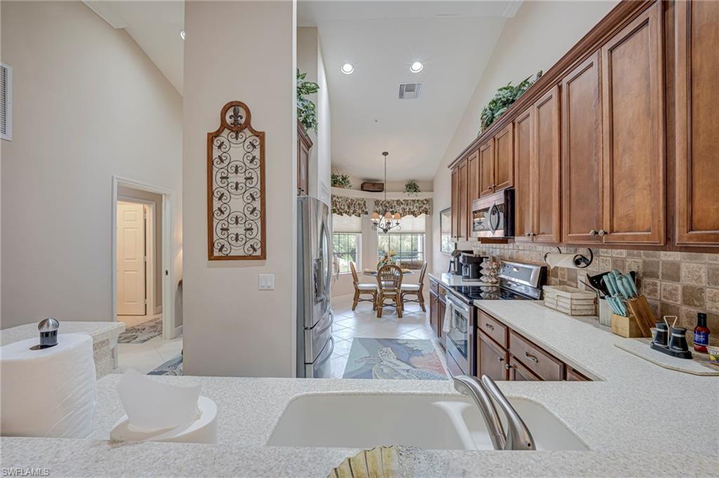12040 Matera LN 202 photo 10
