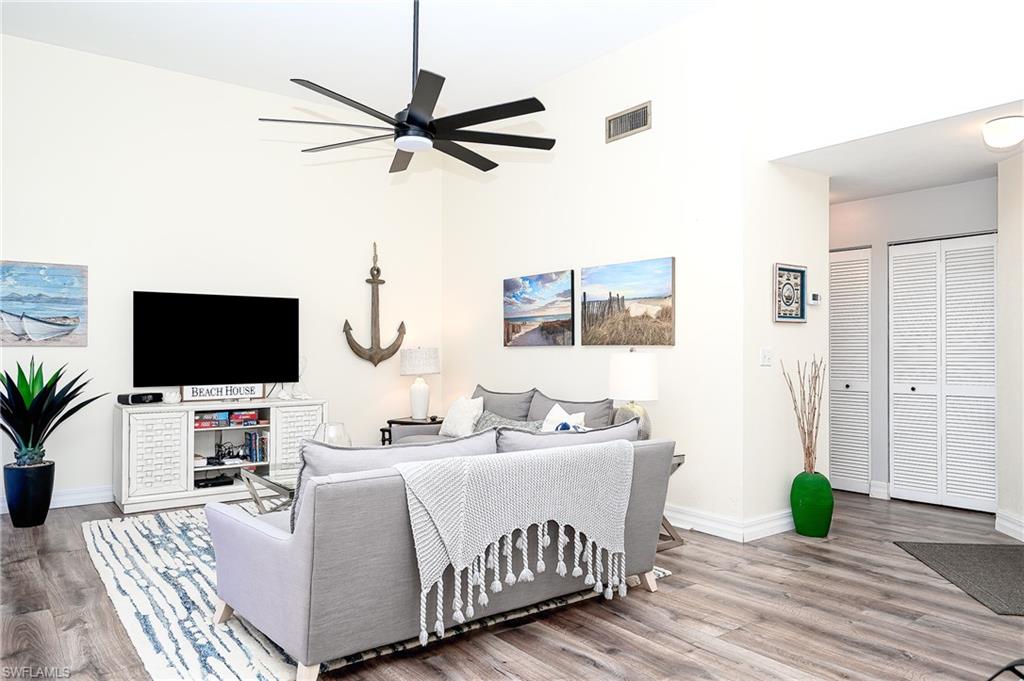 586 Beachwalk CIR O-305