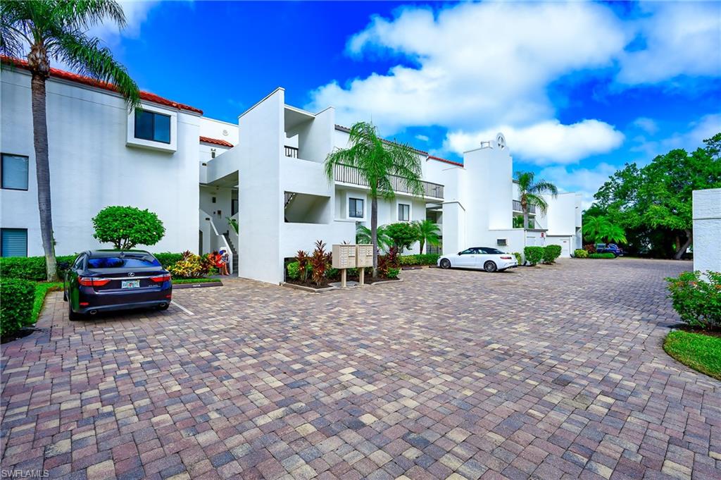 586 Beachwalk CIR O-305 photo 8