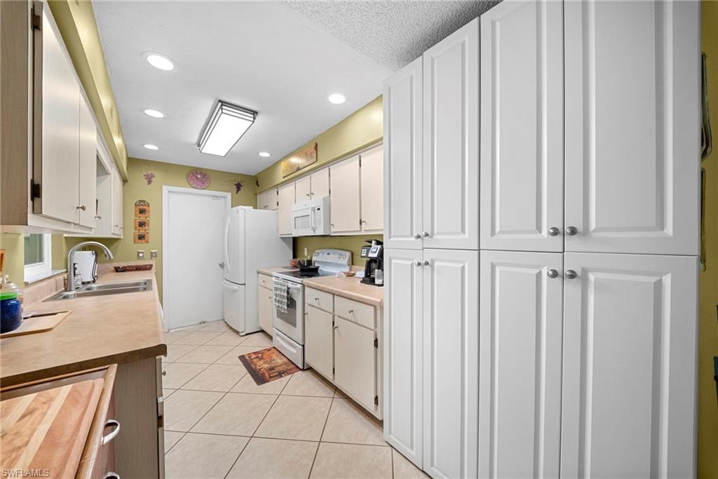 19016 Murcott DR E photo 12