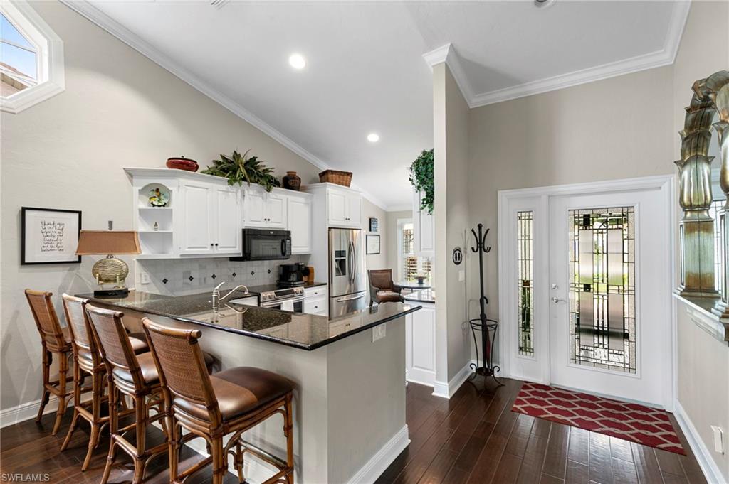 221 Kings WAY photo 6