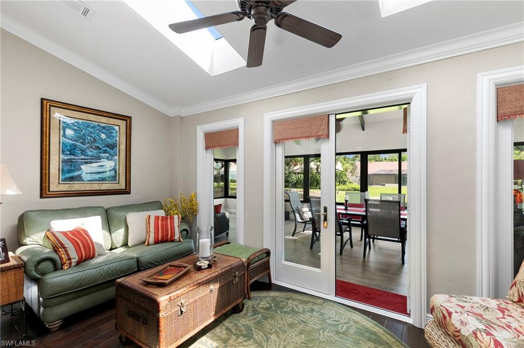 221 Kings WAY photo 12