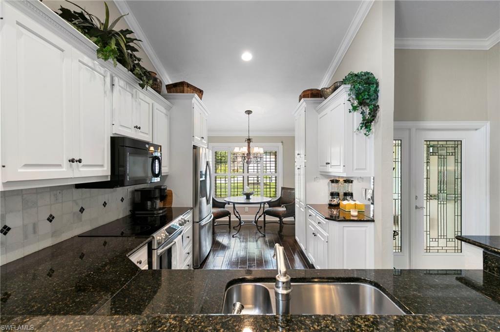 221 Kings WAY photo 7