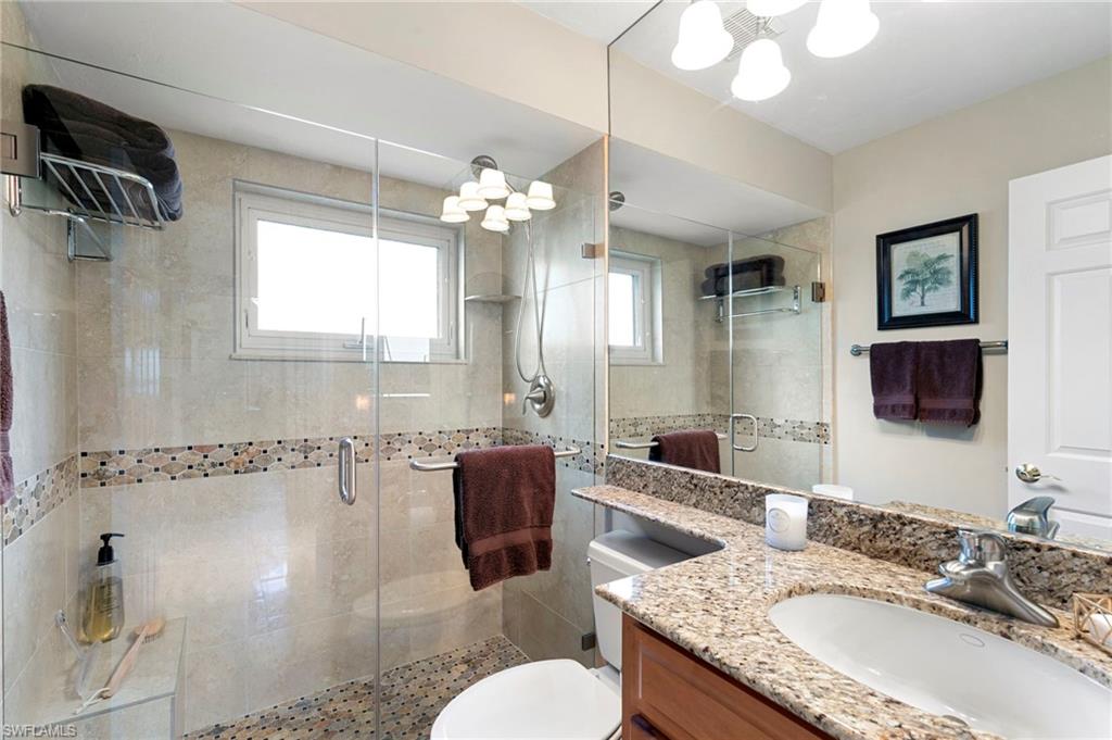 221 Kings WAY photo 20