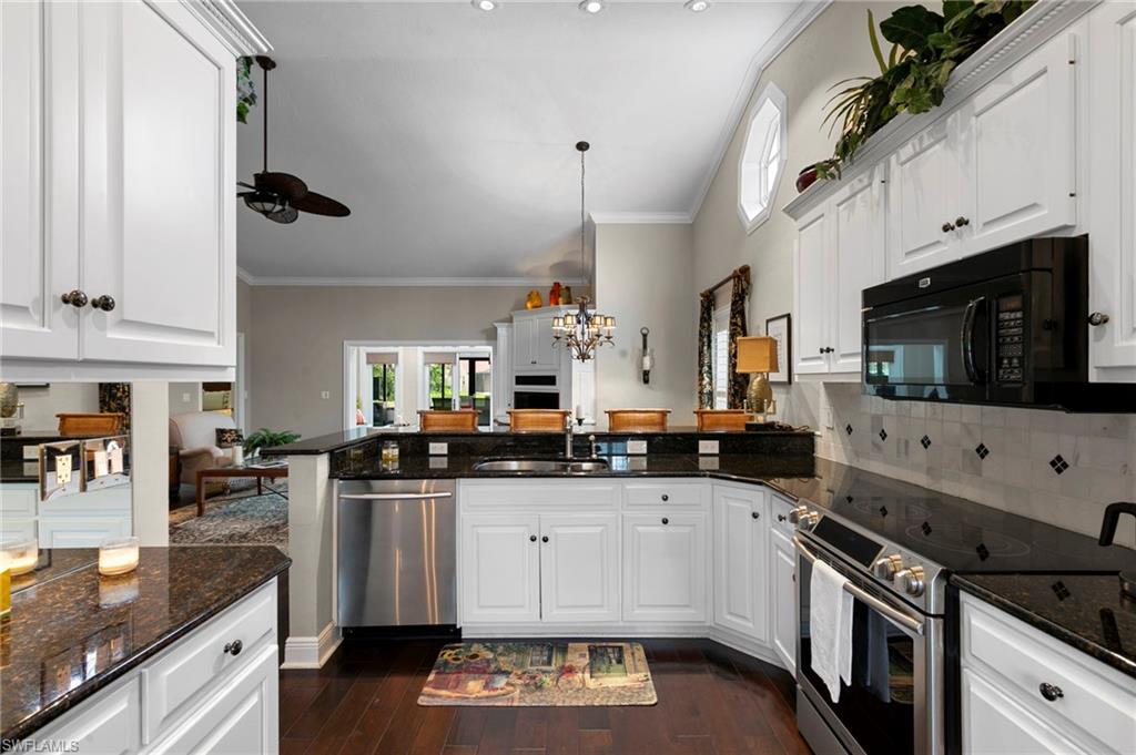 221 Kings WAY photo 9